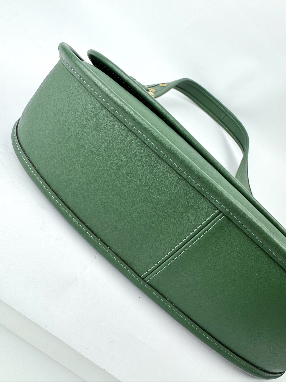 Coach Cashin Crescent Green Glovetanned Leather Shoulder Bag Gold Hardware - Picture 3 of 9